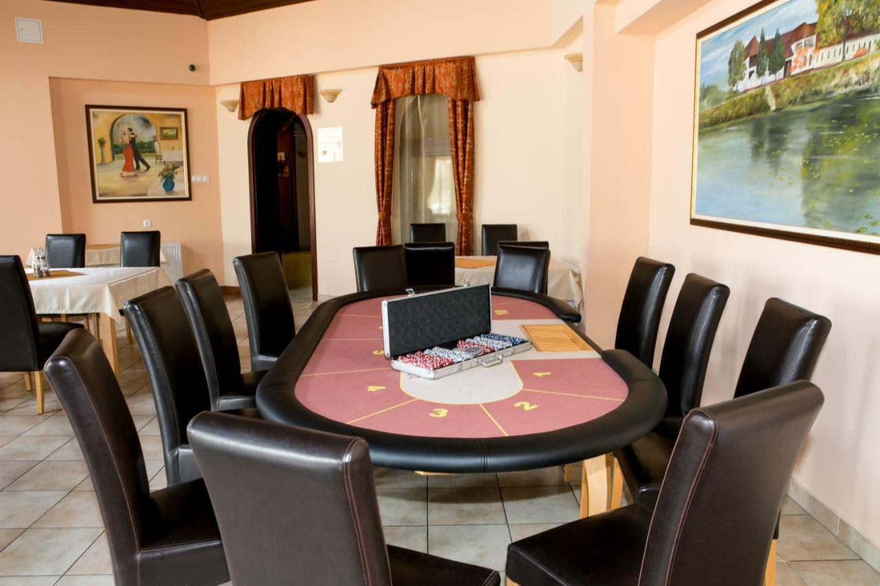 Hotel Fortuna Davod ภายนอก รูปภาพ
